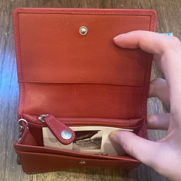Coach red leather cardholder/change purse - Picture 3 of 4